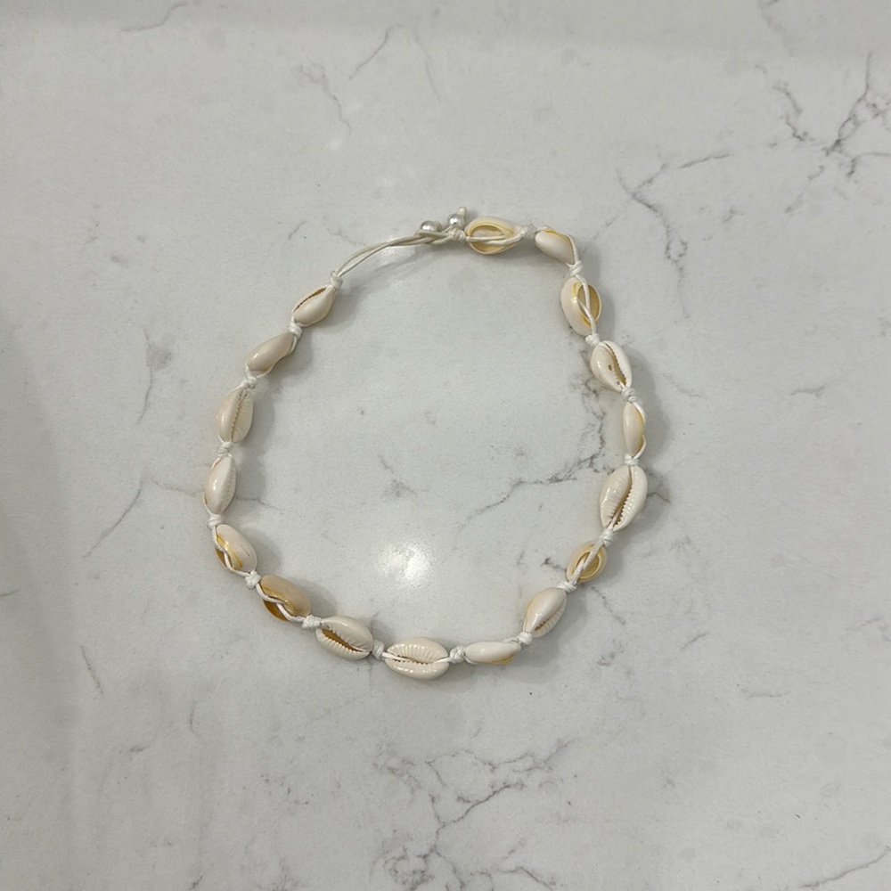 Shell necklace
